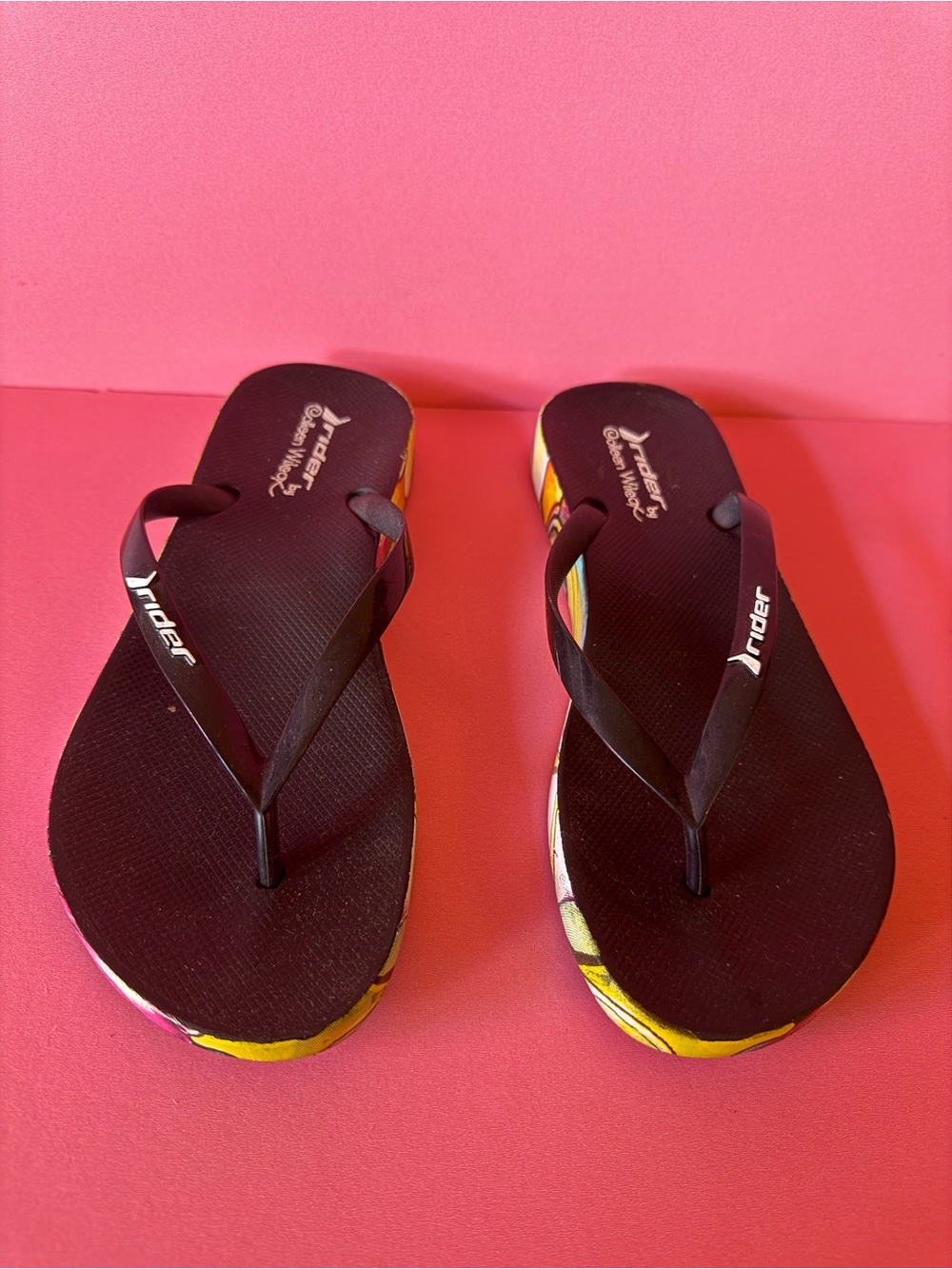 Riders by Lee Black Flip Flop Sandals with Yellow Accent